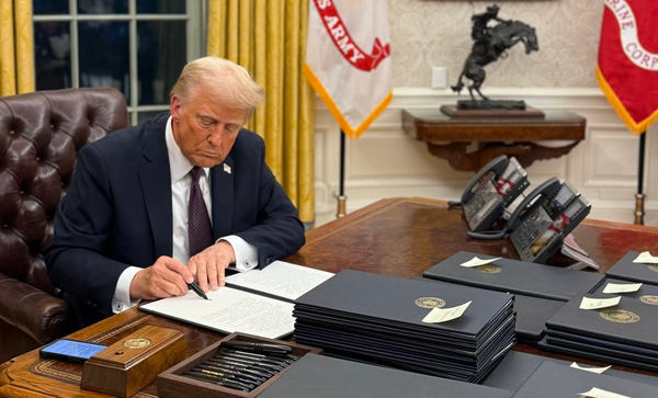 A PRIMEIRA SEMANA HISTÓRICA DE DONALD TRUMP EM 2025: RESTAURANDO A GRANDEZA DOS EUA